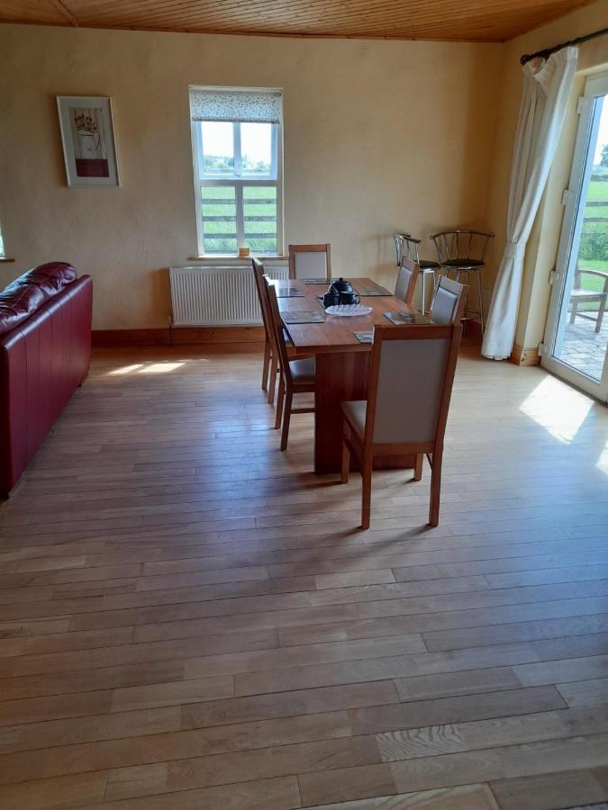 Katy Kellys Countryside Self Catering Cottage ロスコモン エクステリア 写真