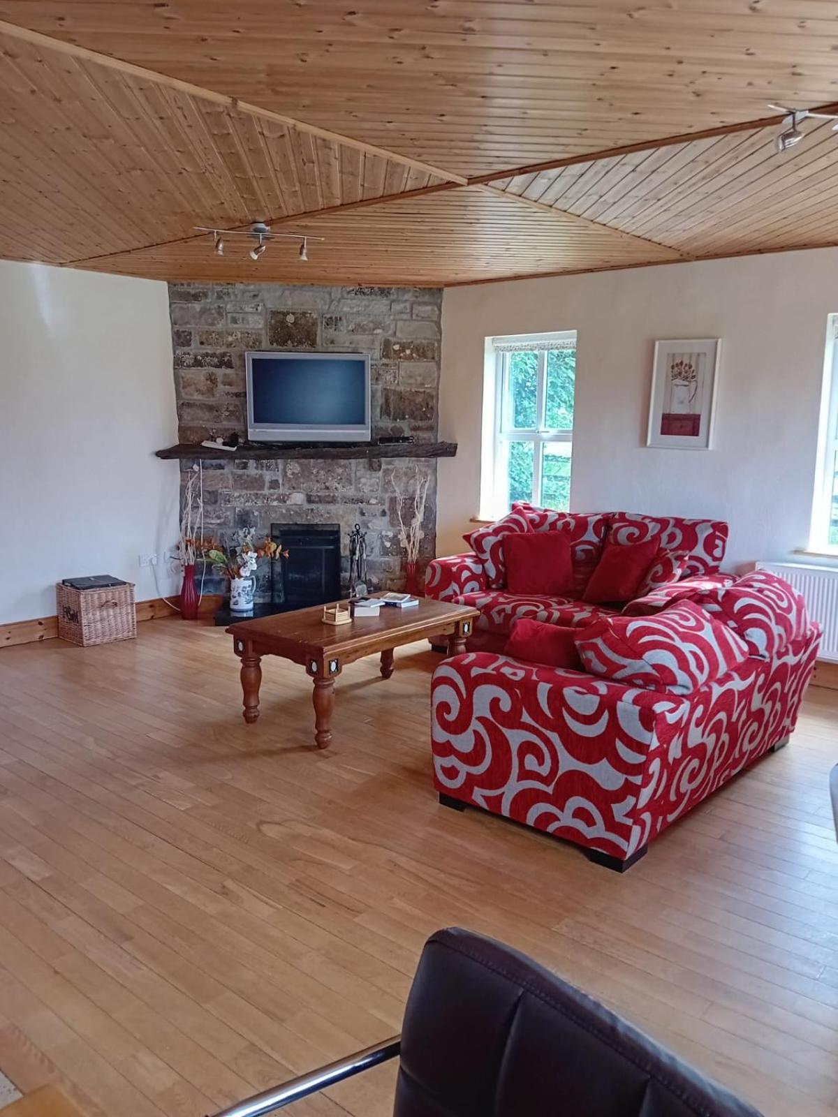 Katy Kellys Countryside Self Catering Cottage ロスコモン エクステリア 写真