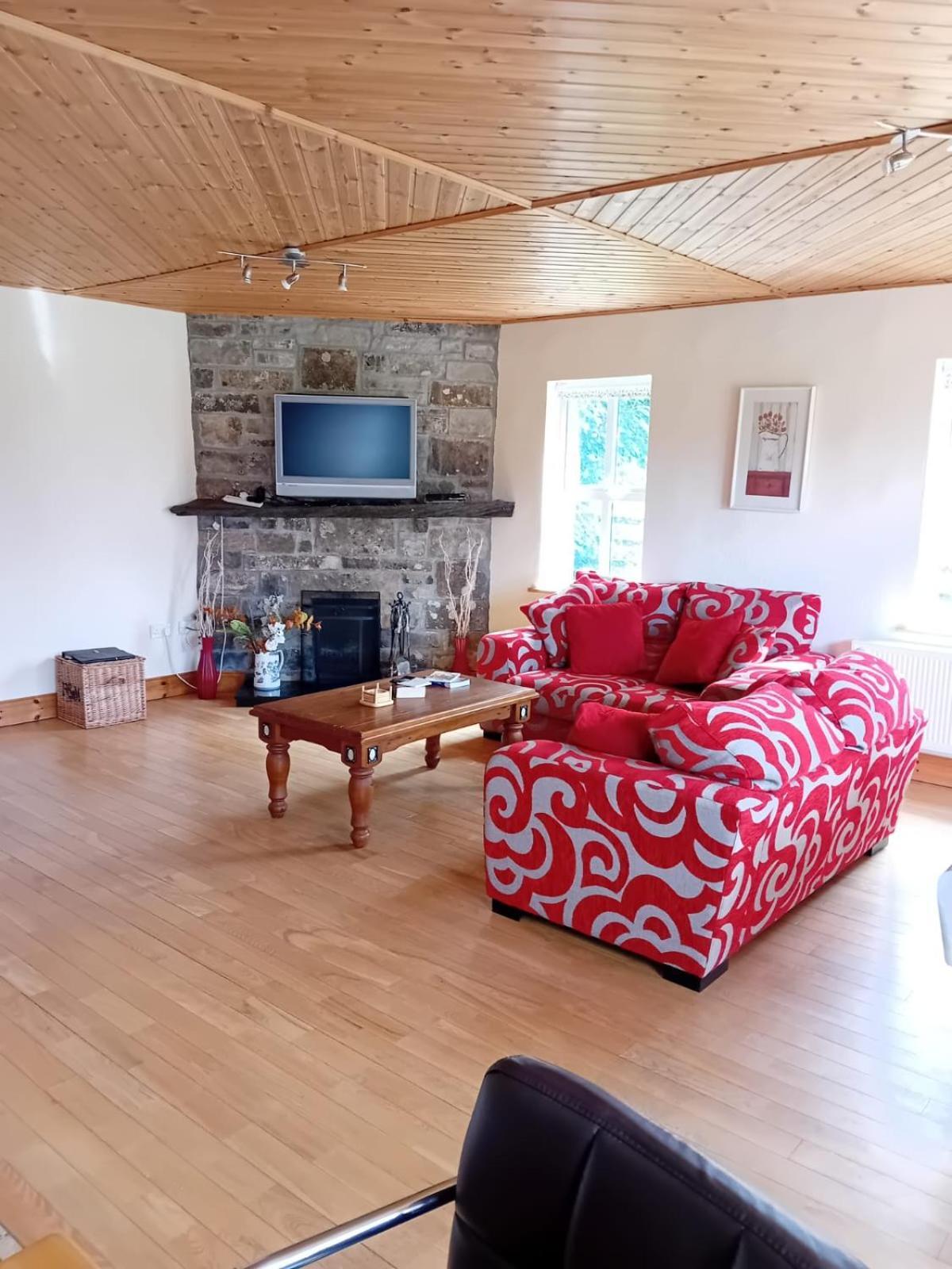 Katy Kellys Countryside Self Catering Cottage ロスコモン エクステリア 写真