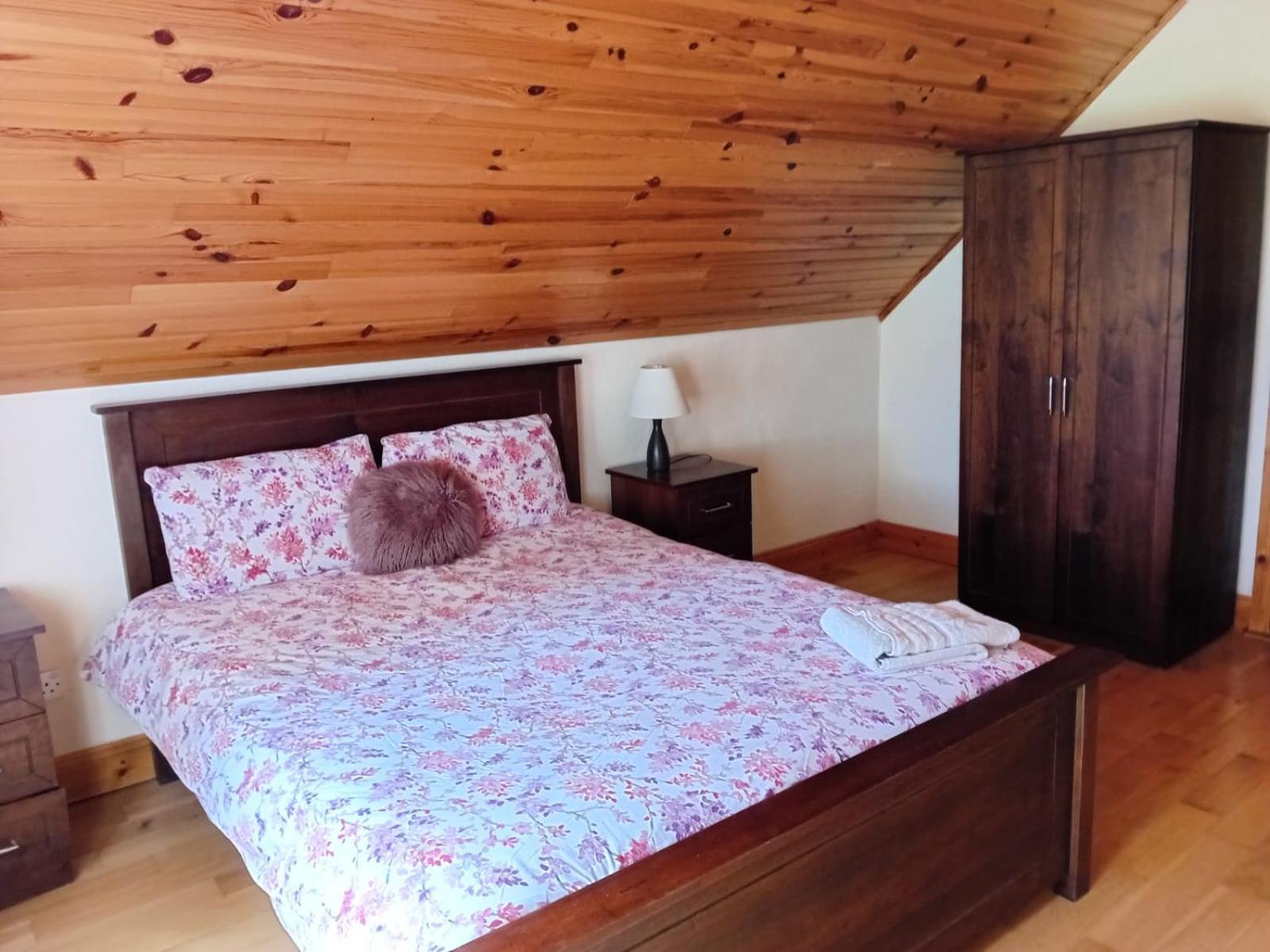 Katy Kellys Countryside Self Catering Cottage ロスコモン エクステリア 写真