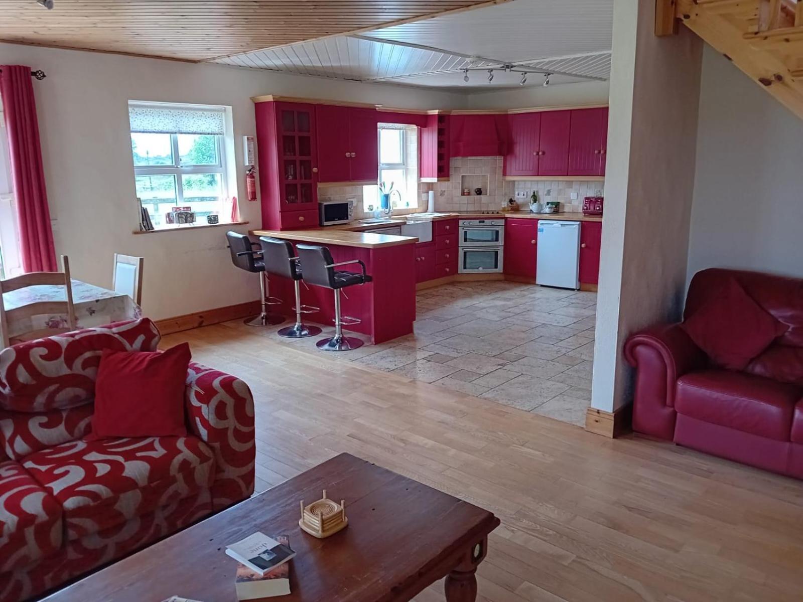 Katy Kellys Countryside Self Catering Cottage ロスコモン エクステリア 写真